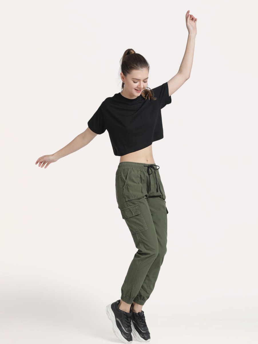 T-Shirt & Tops | Bene Kleed Women Black Cropped Solid Sustainable Tee