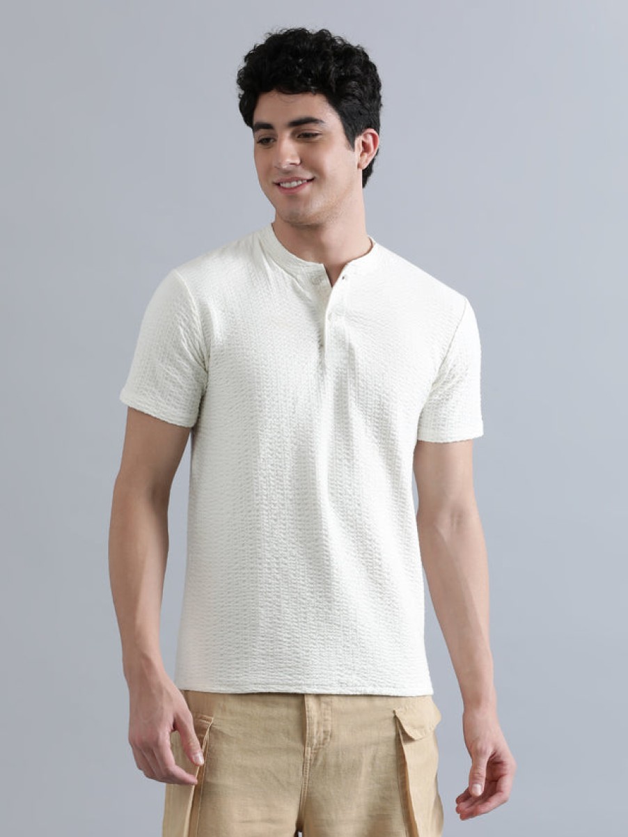 T-Shirts | Bene Kleed Men Off White Regular Fit Knit Seersucker Henley Solid T-Shirt