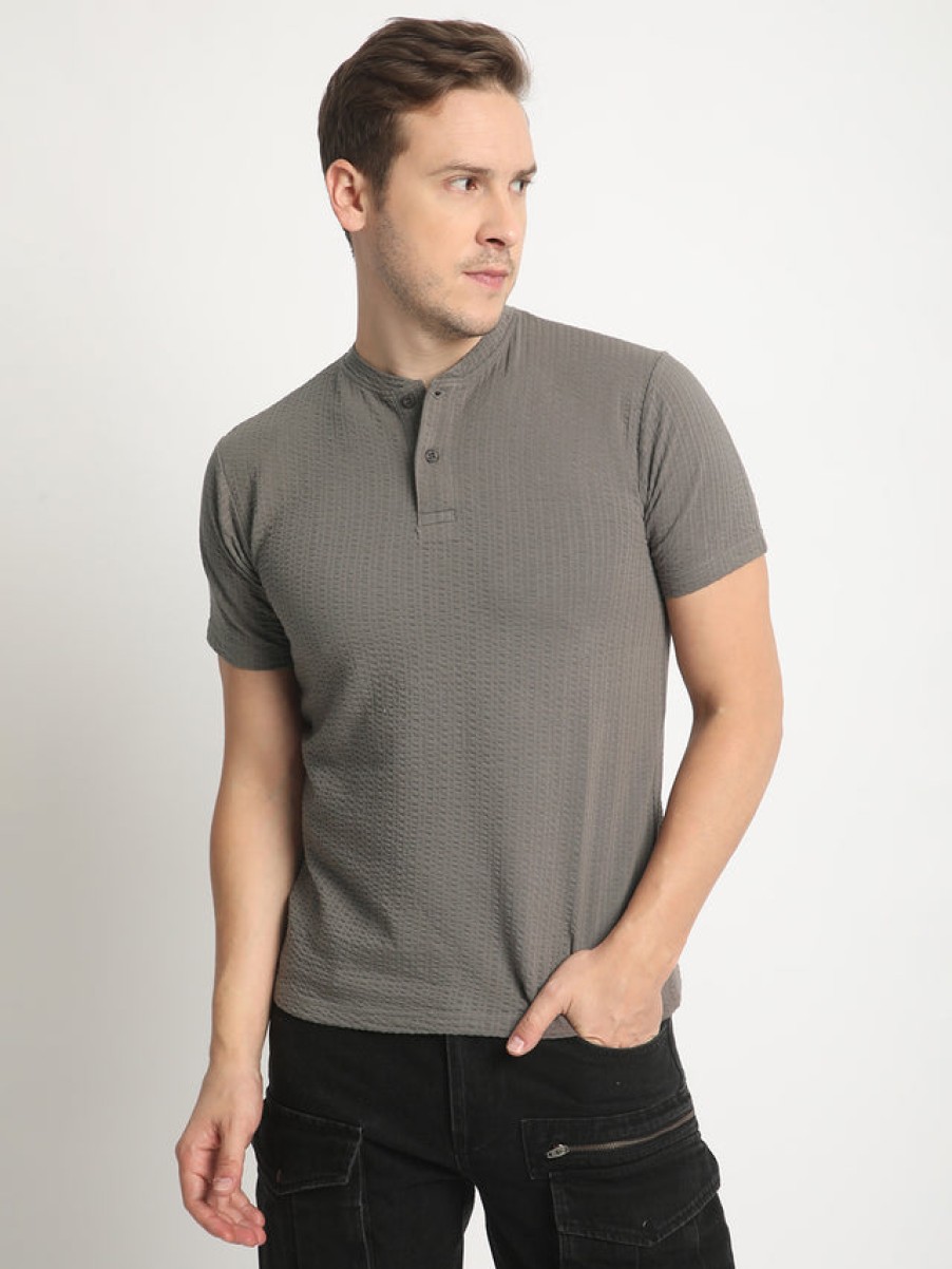 T-Shirts | Bene Kleed Men Grey Regular Fit Knitted Seersucker Solid Henley T-Shirt